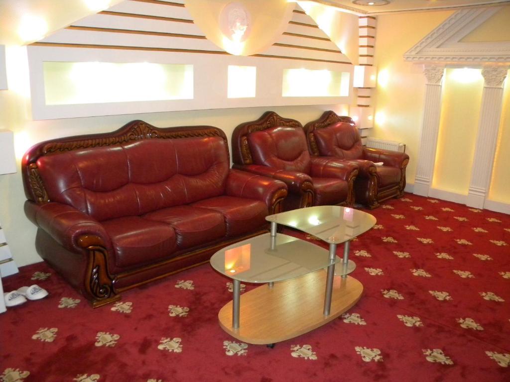 Gloria Mini-Hotel Chisinau Exterior photo